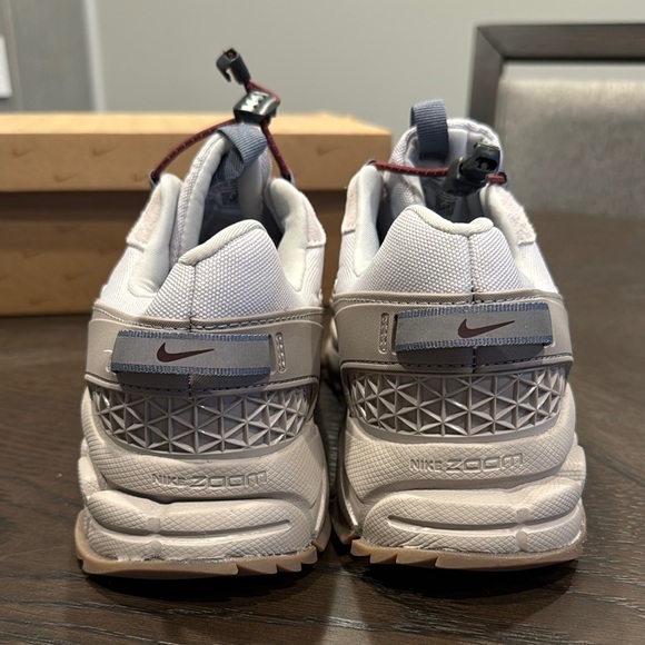 Nike Vomero Roam - Picture 3 of 6